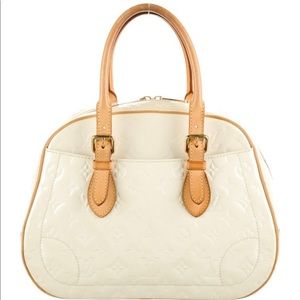 New LOUIS VUITTON EMBOSSED MONOGRAM VERNIS SUMMIT DRIVE IVORY TOTE , msrp $1,600